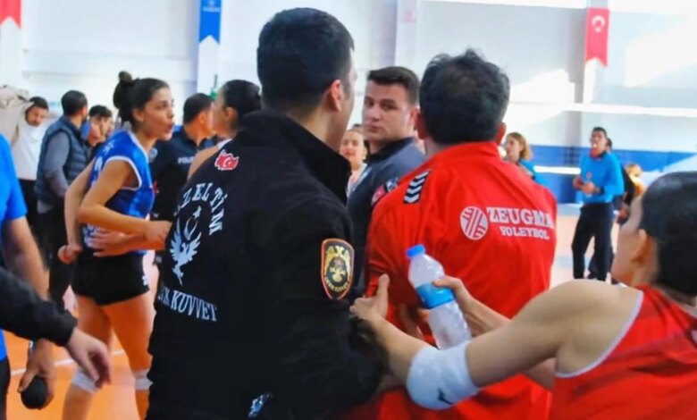 Viranşehir Kadın Voleybol Takımı galibiyet sonrası Viranşehir Kadın Voleybol Takımı galibiyet sonrası