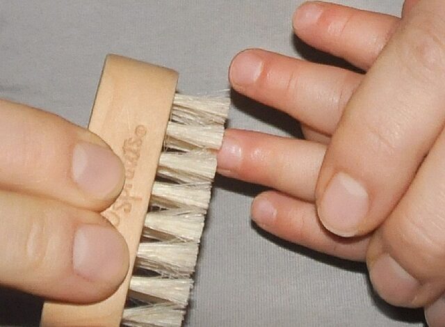 Tırnaklarınızın Altındaki Kirin Temizlenmesi Yöntemleri